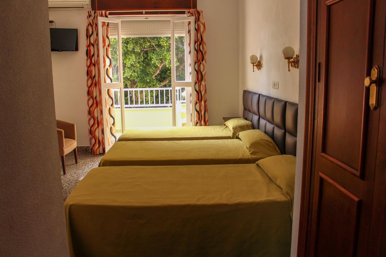 Hostal Esperanza Benajarafe Zewnętrze zdjęcie